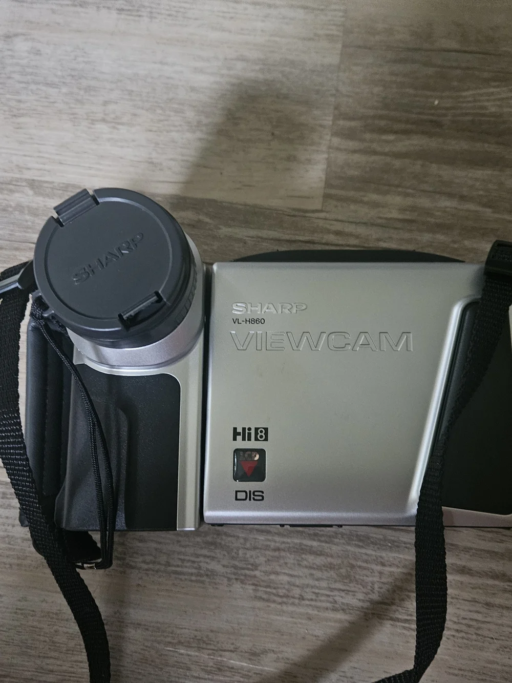 Sharp Silver Hi8 Viewcam Camcorder VL-H860 with Accessories and Case Working